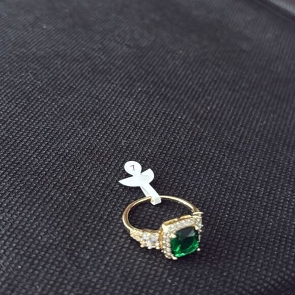 Elegant 14K Gold Plated Green Zirconia Women's Ring - Picture 10 of 10